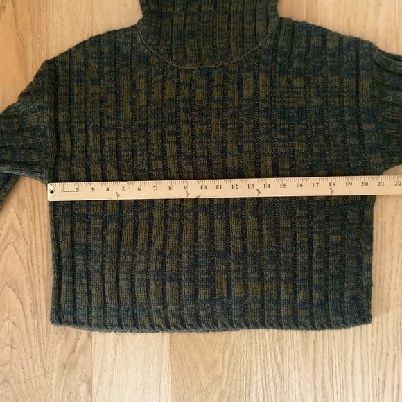 🍂UO Sweater size M - Picture 5 of 7